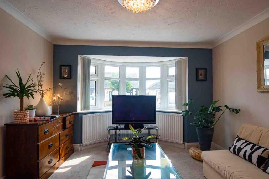 1 Bedroom Self Contained Apartment In Christchurch Winkton Esterno foto